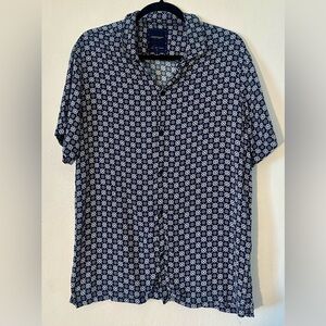 Men’s Shirt, Size L